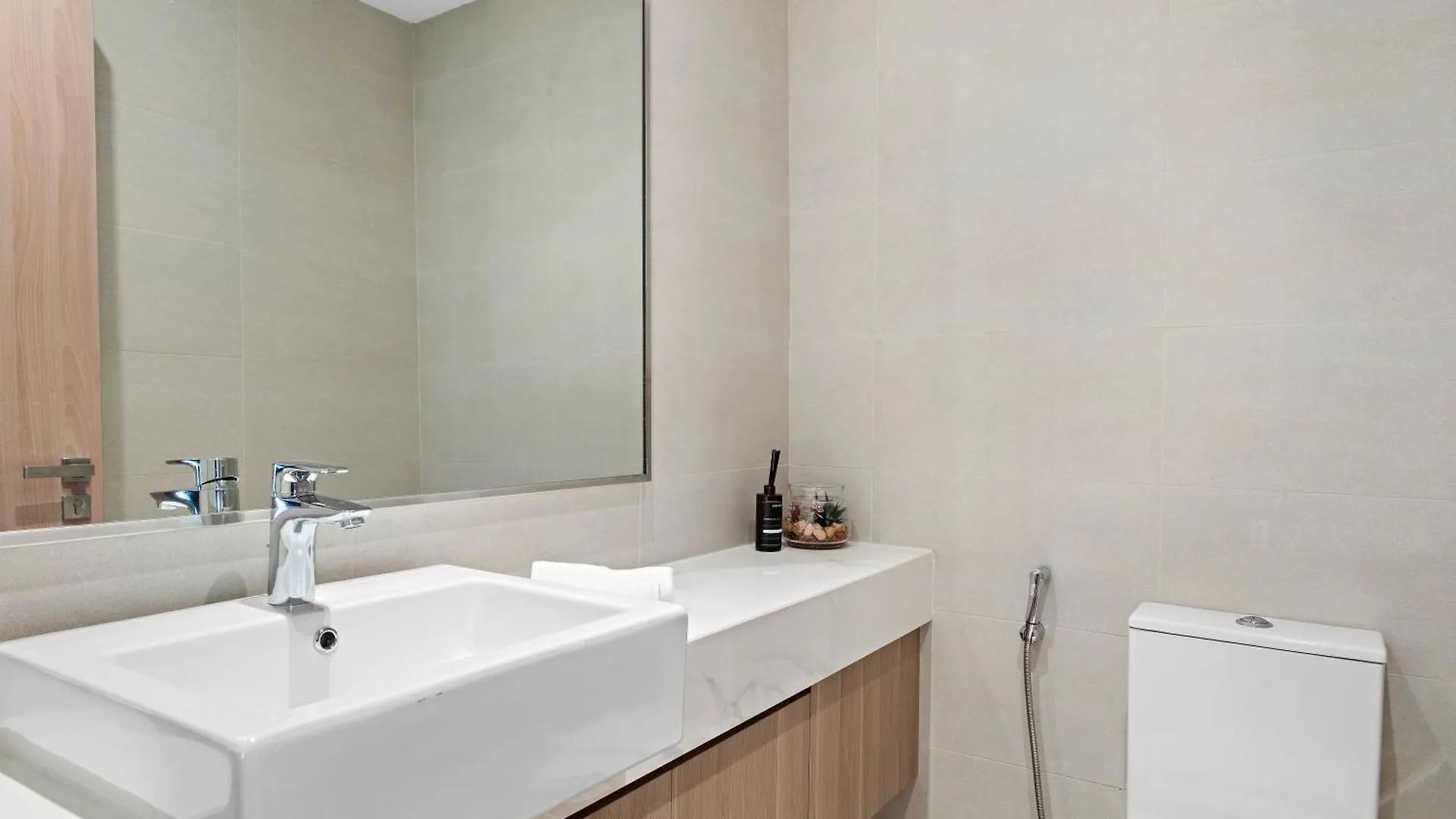 1Br Azizi Riviera B7, Pool View Apartment Dubai United Arab Emirates